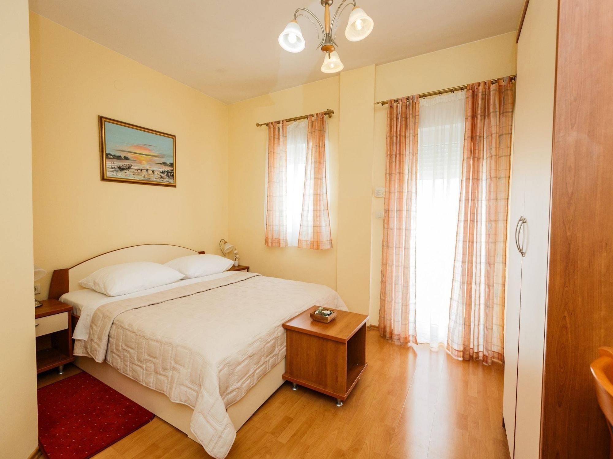 Hotel Adria คาชเตลา ภายนอก รูปภาพ