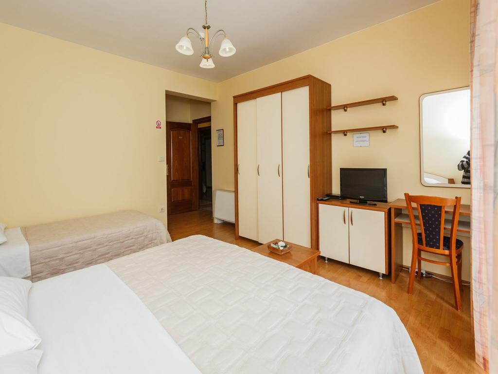 Hotel Adria คาชเตลา ภายนอก รูปภาพ